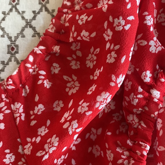 red top!! - Picture 3 of 4